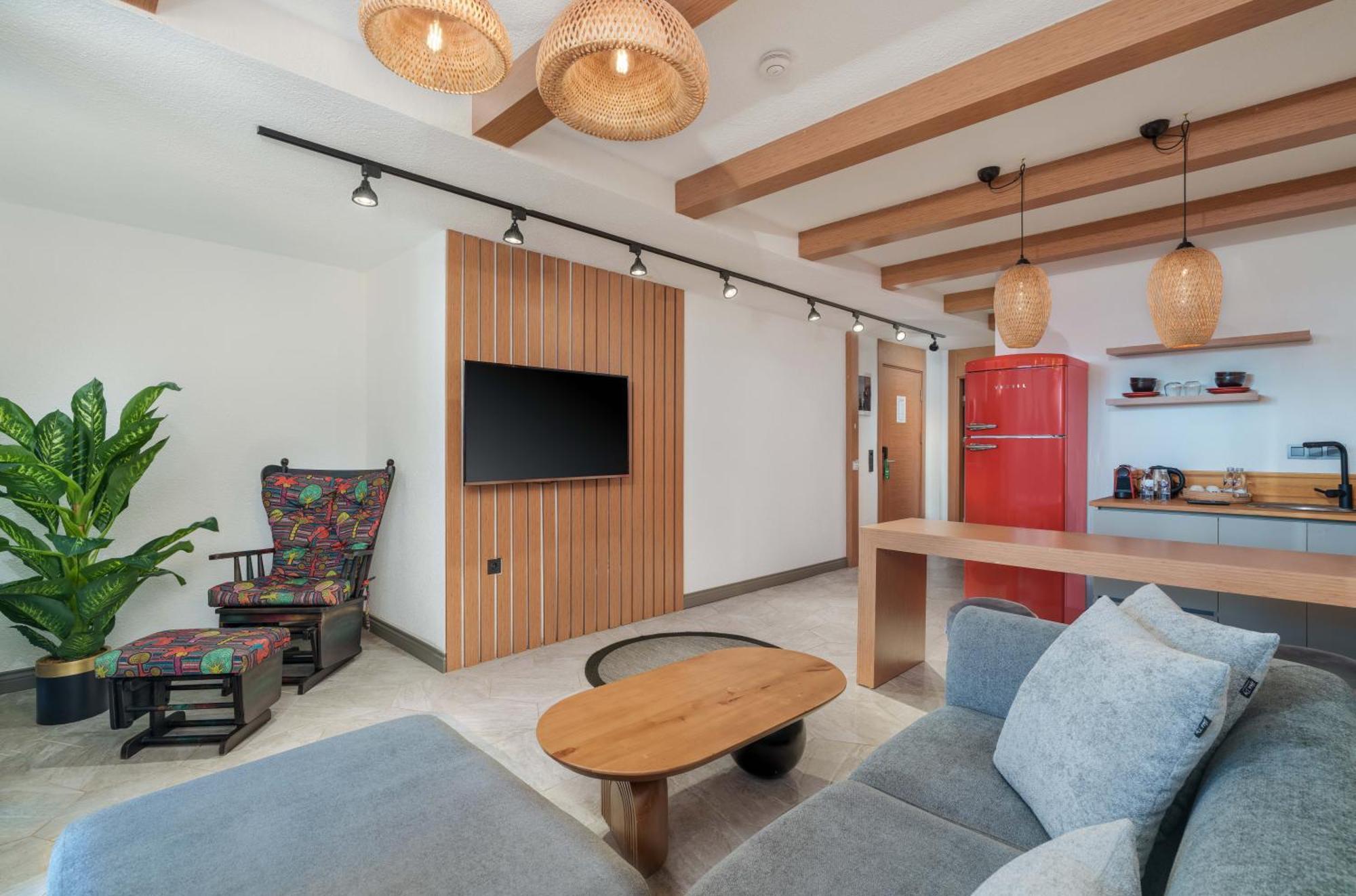 Lupia Suites Калкан Экстерьер фото